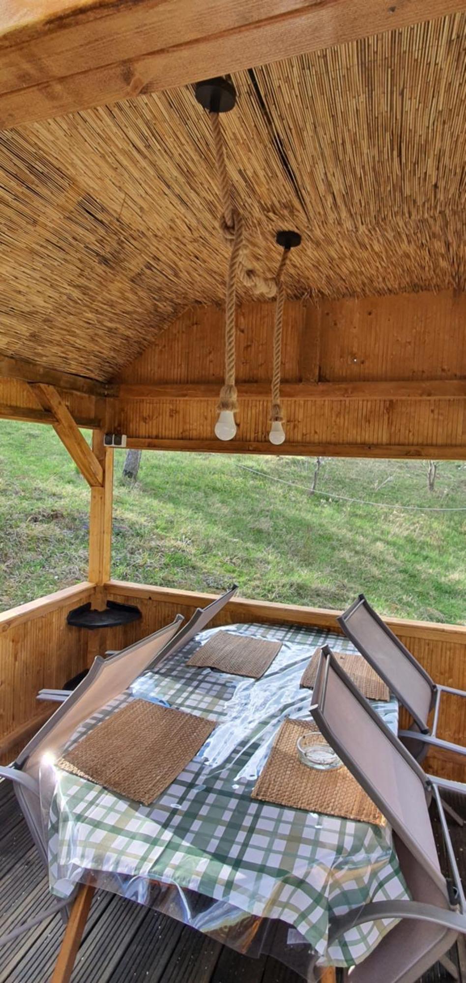 Cabana Din Livada Pucioasa 外观 照片